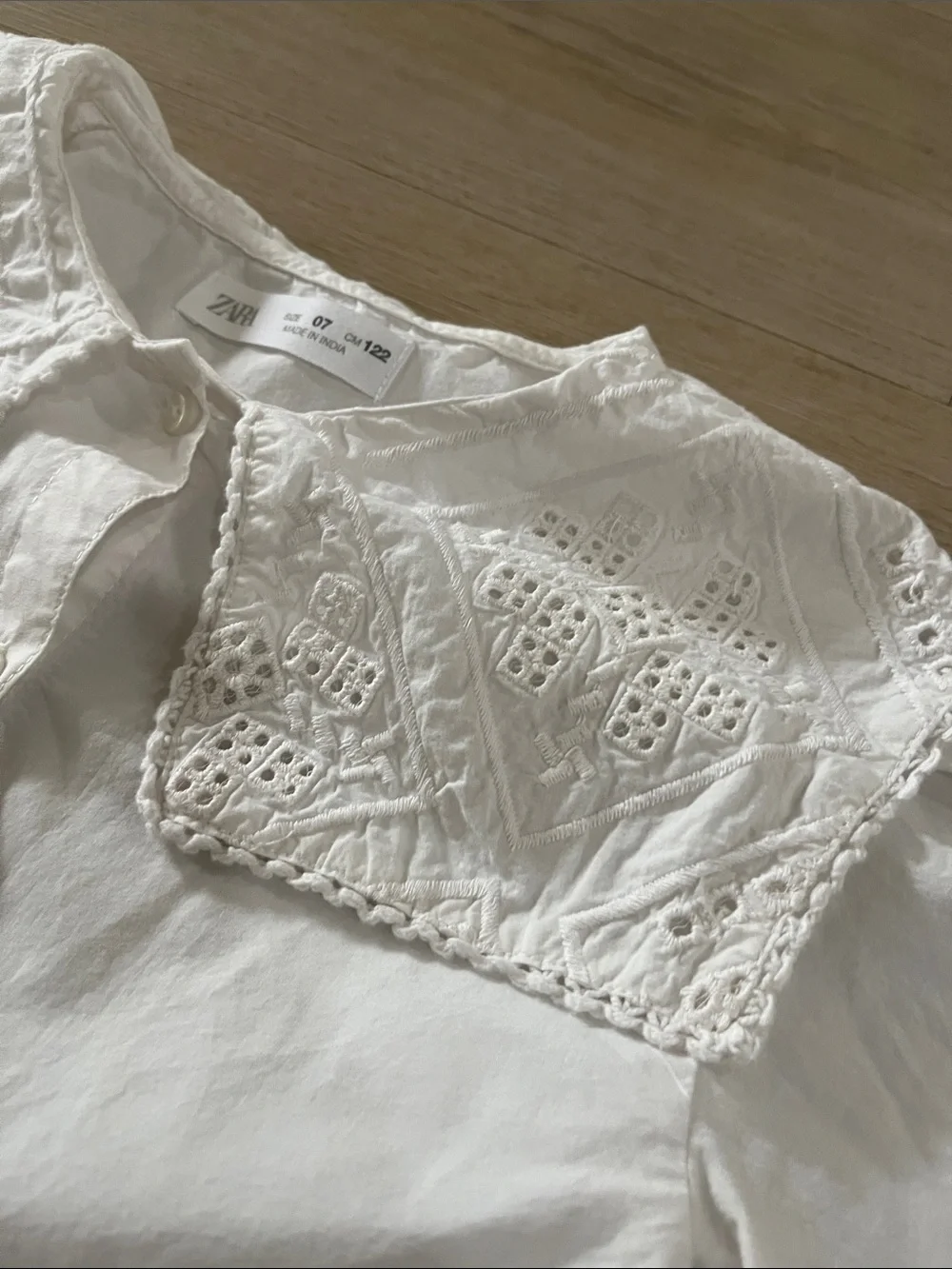 Zara White Button-Front Blouse with Eyelet Collar